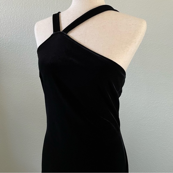Jessica McClintock Gunne Sax Black Asymmetrical Neck Velvet Maxi Dress | 11/12 - Picture 4 of 7